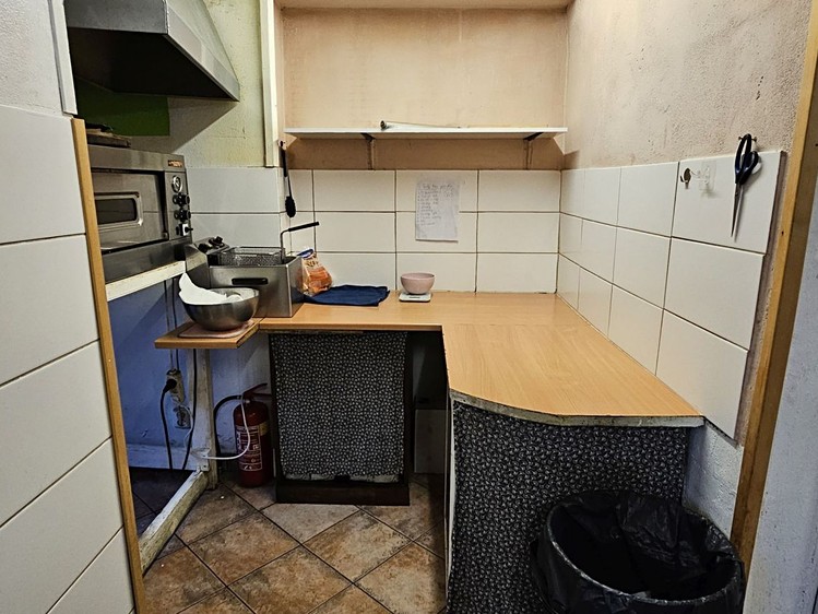 Prodej komerčního prostoru, 44 m² (7 z 10)