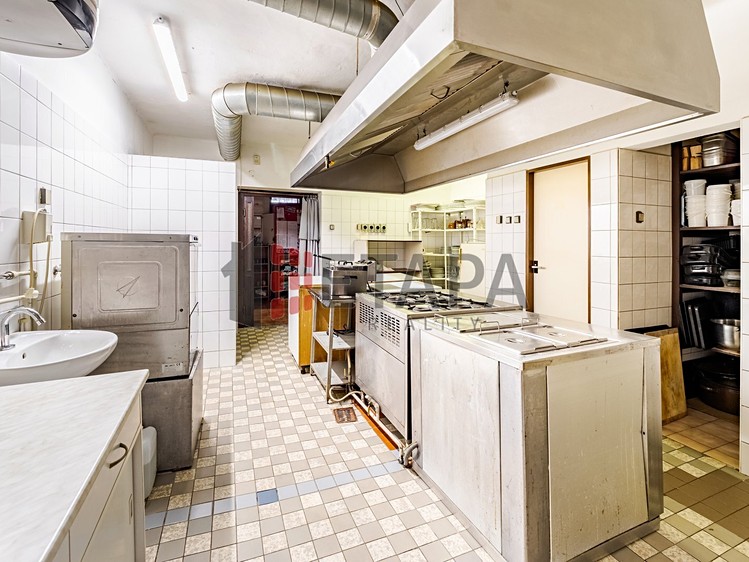 Prodej komerčního prostoru, 382 m² (18 z 25)