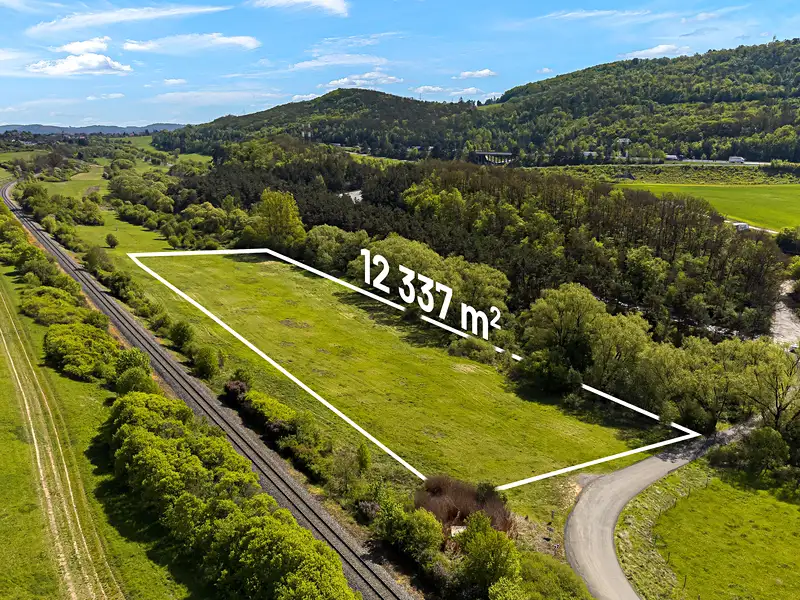 Prodej pole 12337 m², Beroun – náhled fotky 3