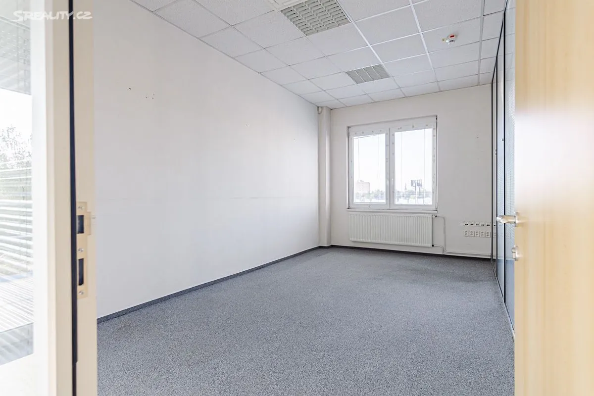 Pronájem kanceláře 1000 m² – pohled 4