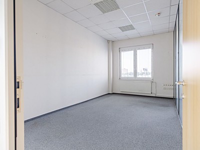 Pronájem kanceláře 1 000 m² — photo 4