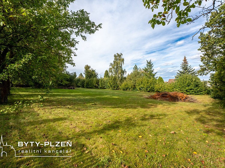 Prodej pozemku, 1 873 m² (1 z 7)