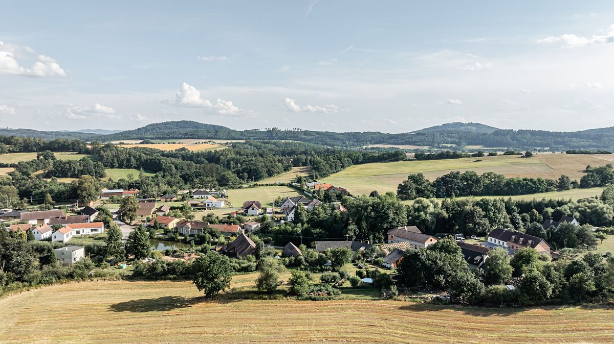 Prodej stavebního pozemku 7150 m² – fotografie 3