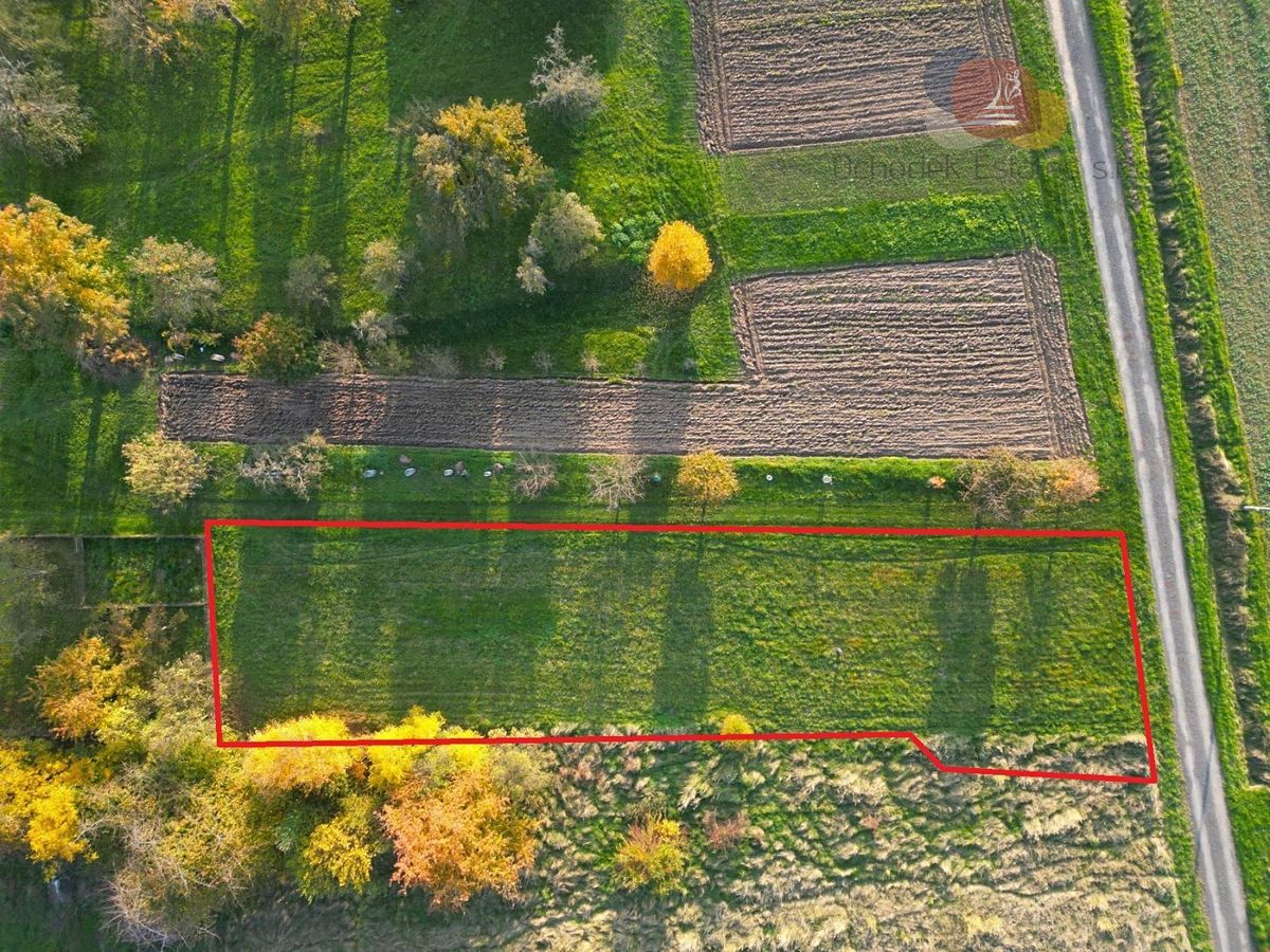 Prodej stavebního pozemku 1030 m² – fotografie 3