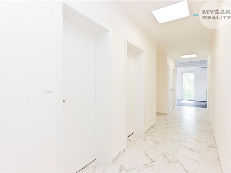 Квартира 4+kk на продаж, 148 м² (21 з 44)