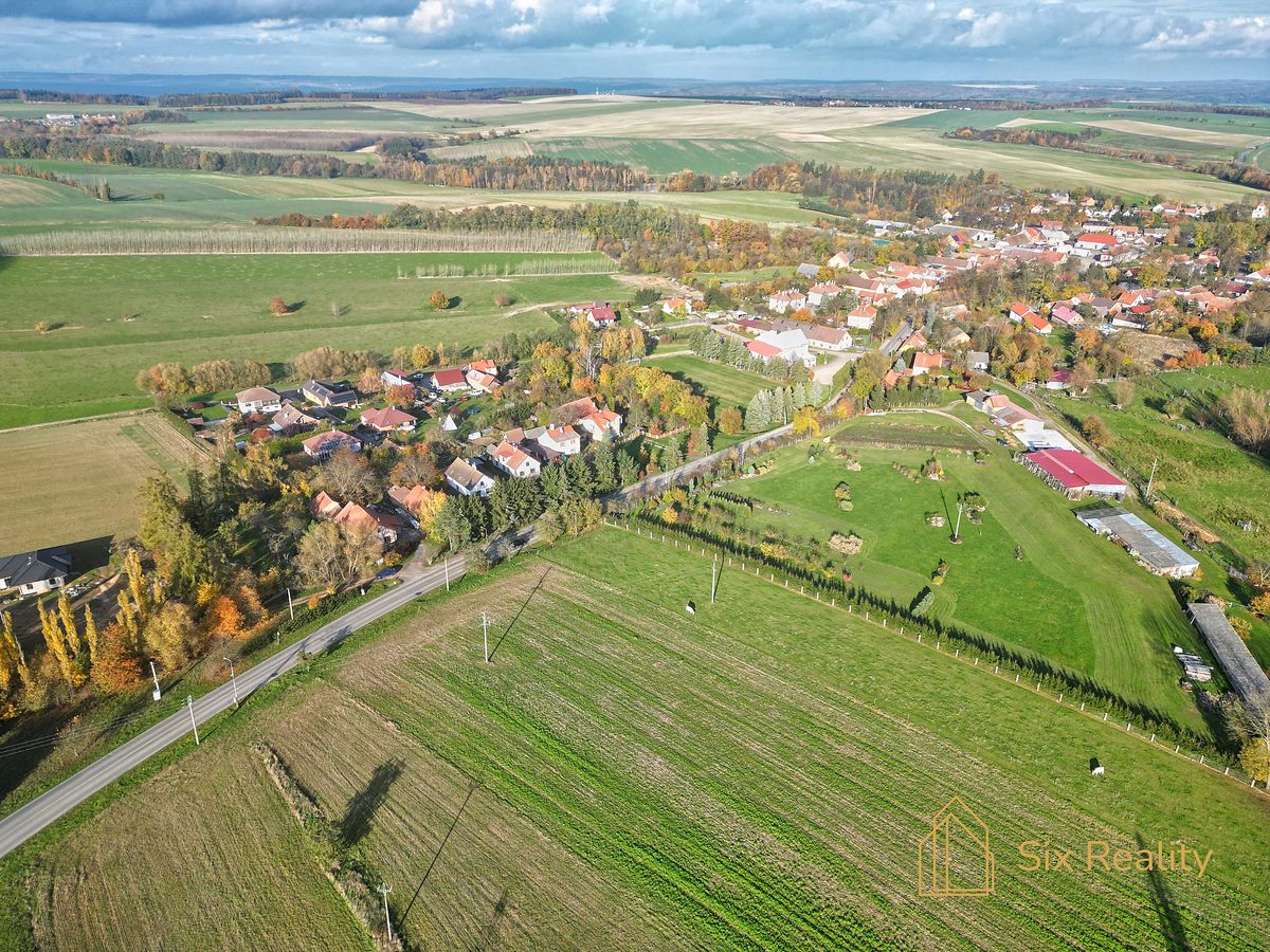 Prodej stavebního pozemku 1000 m² – fotografie 2