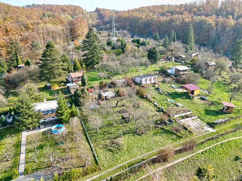 Prodej stavebního pozemku 850 m², Brno – náhled fotky 1