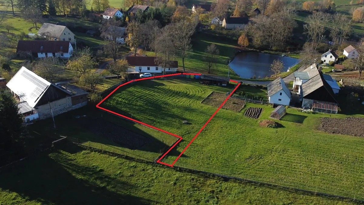 Prodej stavebního pozemku 1688 m²