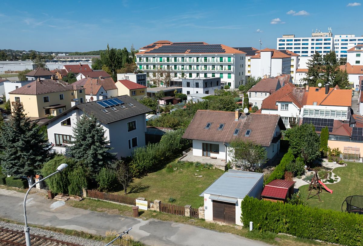 Prodej rodinného domu 185 m², pozemek 635 m² – fotografie 4