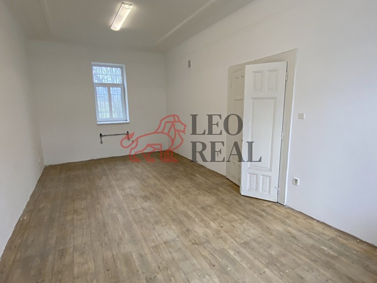 Pronájem komerčního prostoru, 27 m² (1 z 3)