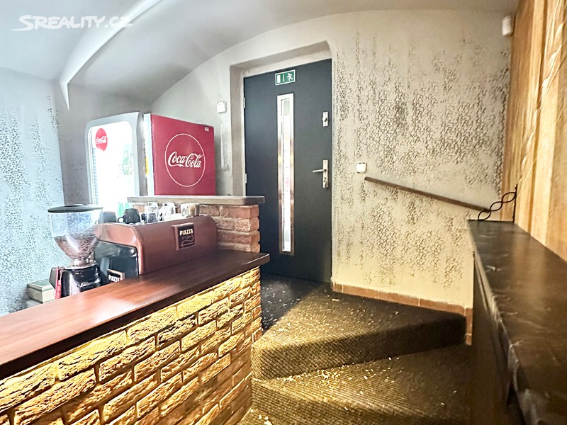 Pronájem obchodního prostoru 102 m² - Więcej