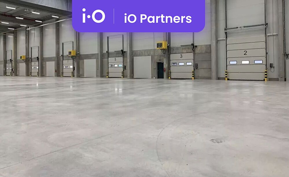 Pronájem skladového prostoru 1228 m²