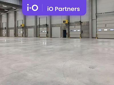 Pronájem skladového prostoru 1228 m²