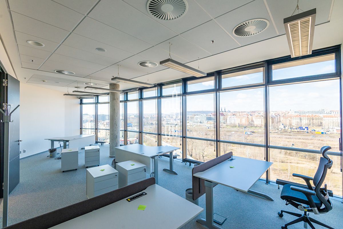 Pronájem kanceláře 1326 m² – fotografie 4