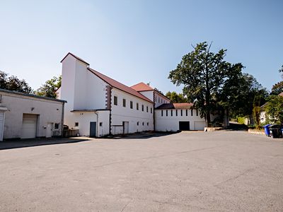 Prodej výrobní haly, prostoru 4900 m²