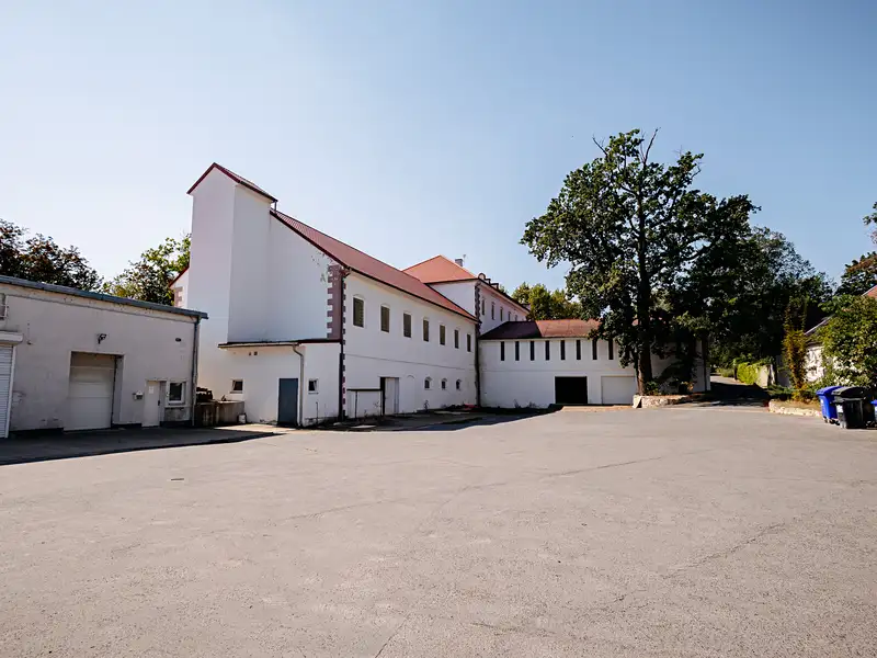 Prodej výrobní haly, prostoru 4900 m², Studeněves – náhled fotky 1