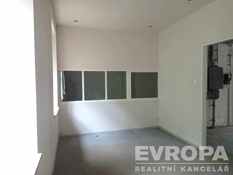 Pronájem komerčního prostoru, 700 m² (16 z 16)