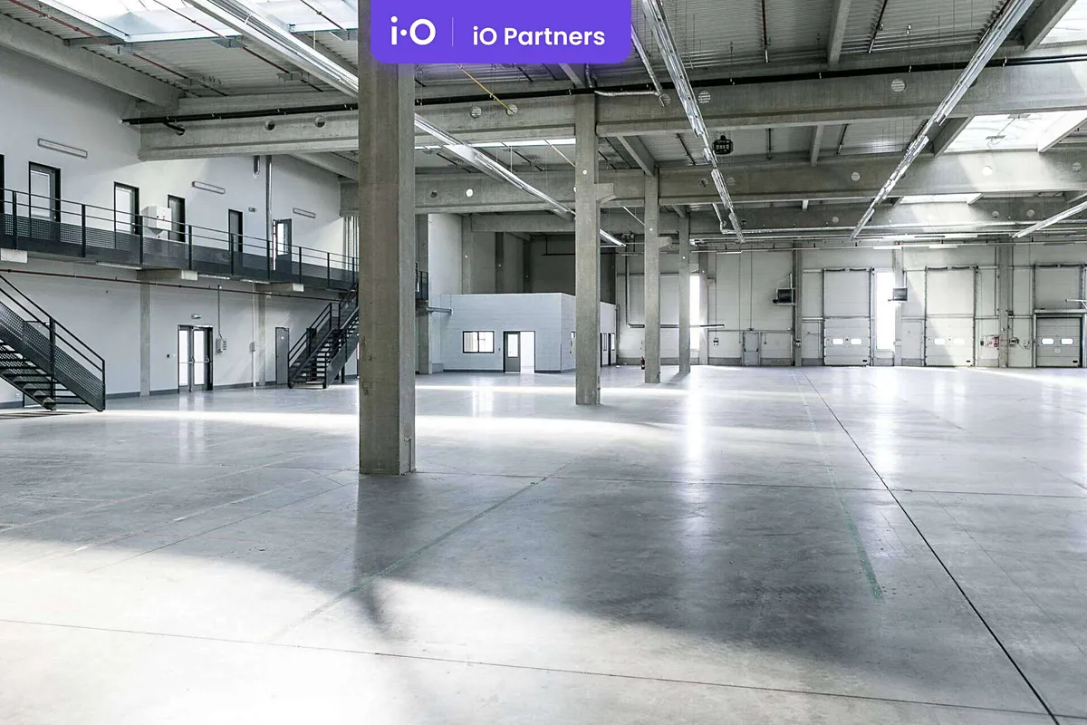 Pronájem skladového prostoru 6988 m²