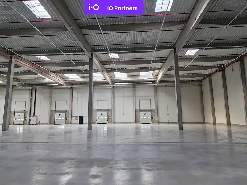 Pronájem skladového prostoru 3500 m², Tlučná – náhled fotky 1