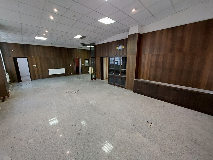 Комерційне приміщення в оренду, 140 м² (1 з 5)