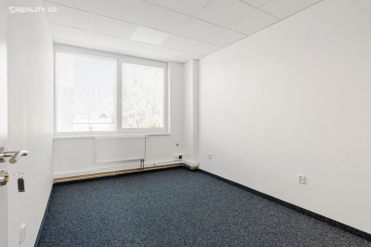 Pronájem kanceláře 30 m² – pohled 2
