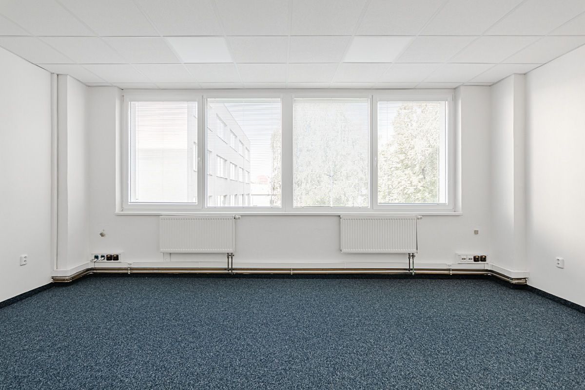 Pronájem kanceláře 30 m² – fotografie 3