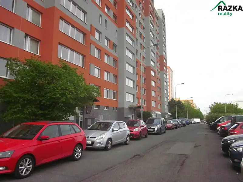 Prodej bytu 3+1 71 m², Praha – náhled fotky 1