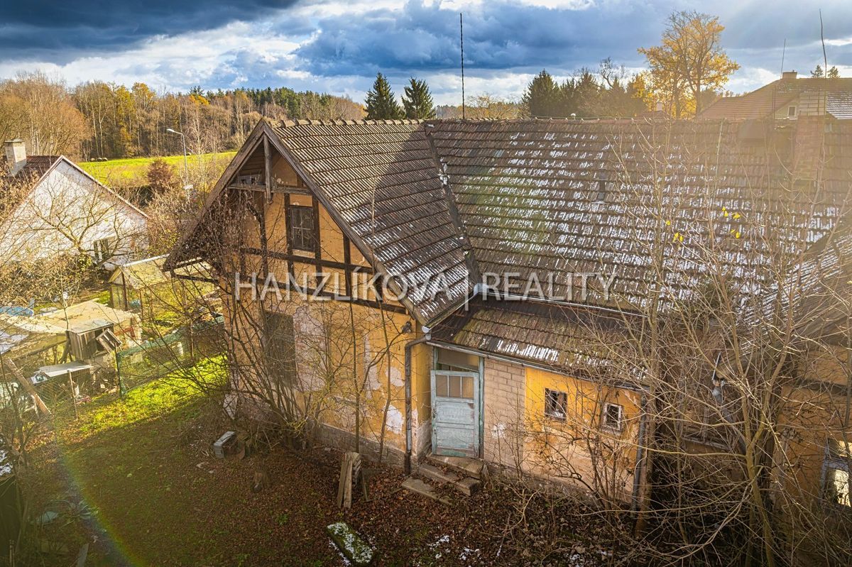 Prodej rodinného domu 940 m², pozemek 1913 m² – fotografie 2