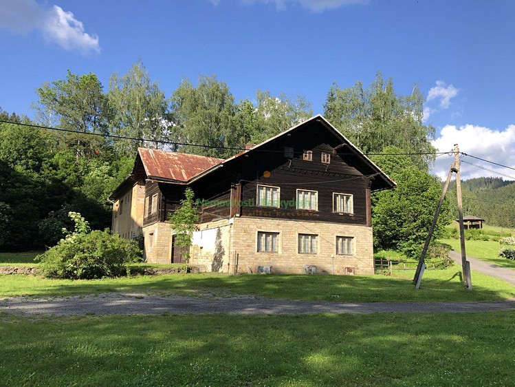 Haus zum Kauf, 764 m² (1 von 32)