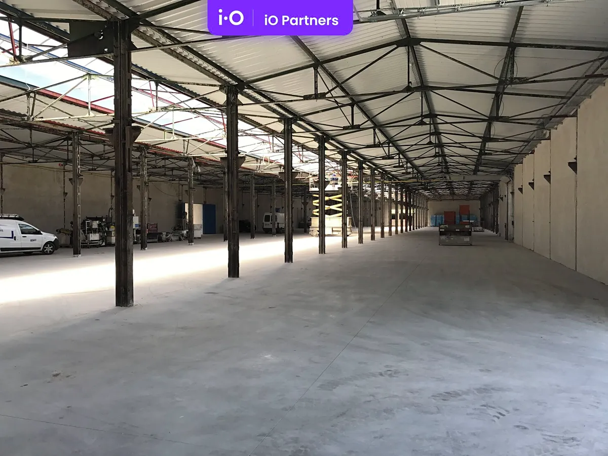 Pronájem skladového prostoru 1500 m²