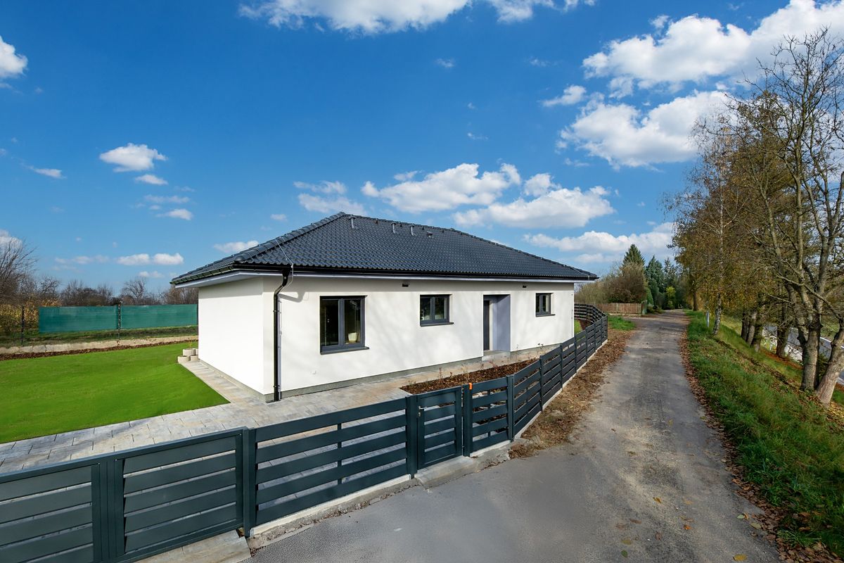Prodej rodinného domu 106 m², pozemek 669 m² – fotografie 2