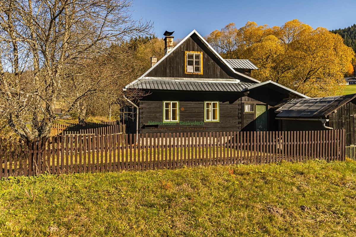 Prodej rodinného domu 170 m², pozemek 766 m² – fotografie 3