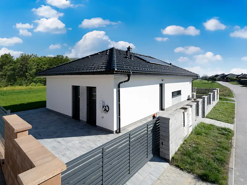 Prodej rodinného domu 102 m², pozemek 621 m², Krakovany – náhled fotky 2