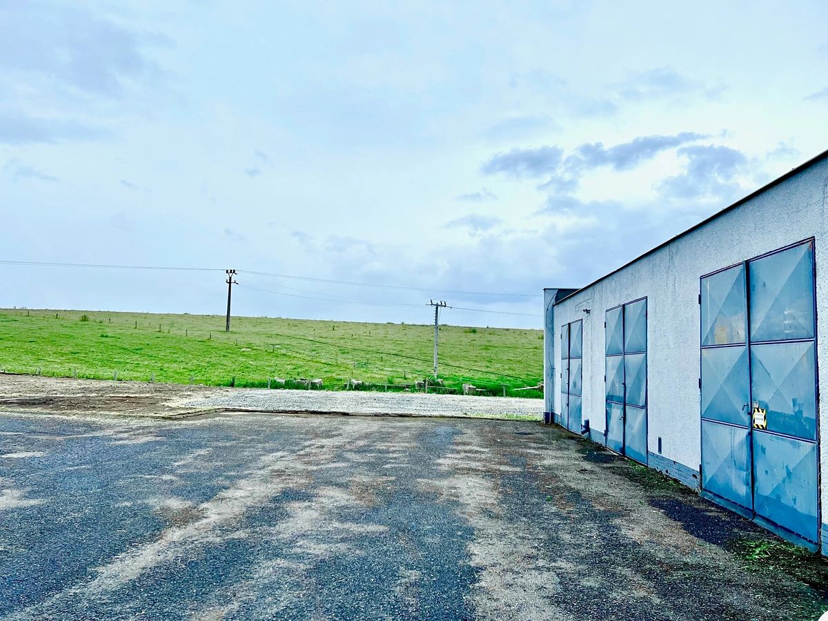 Pronájem komerčního pozemku 500 m² – fotografie 3