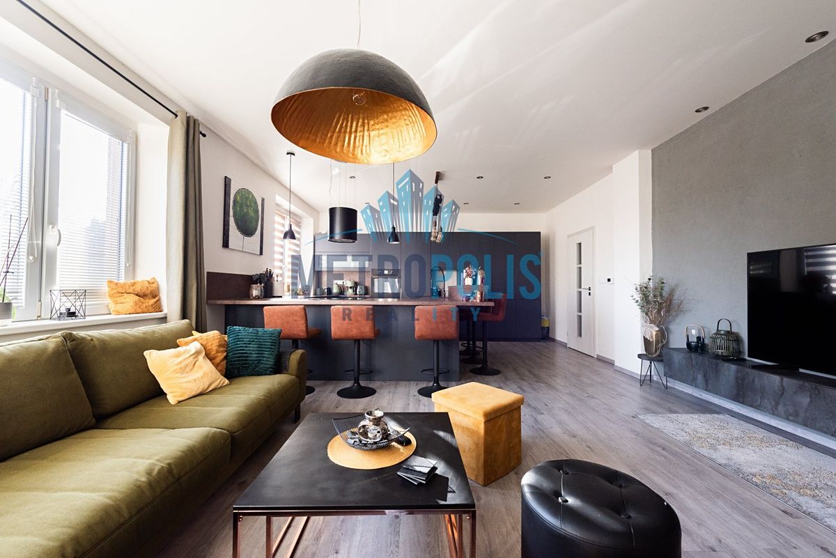 Prodej vícegeneračního domu 350 m², pozemek 1208 m² – fotografie 3