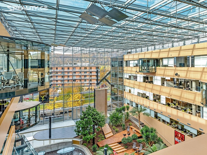 Pronájem kanceláře 1 085 m², Praha