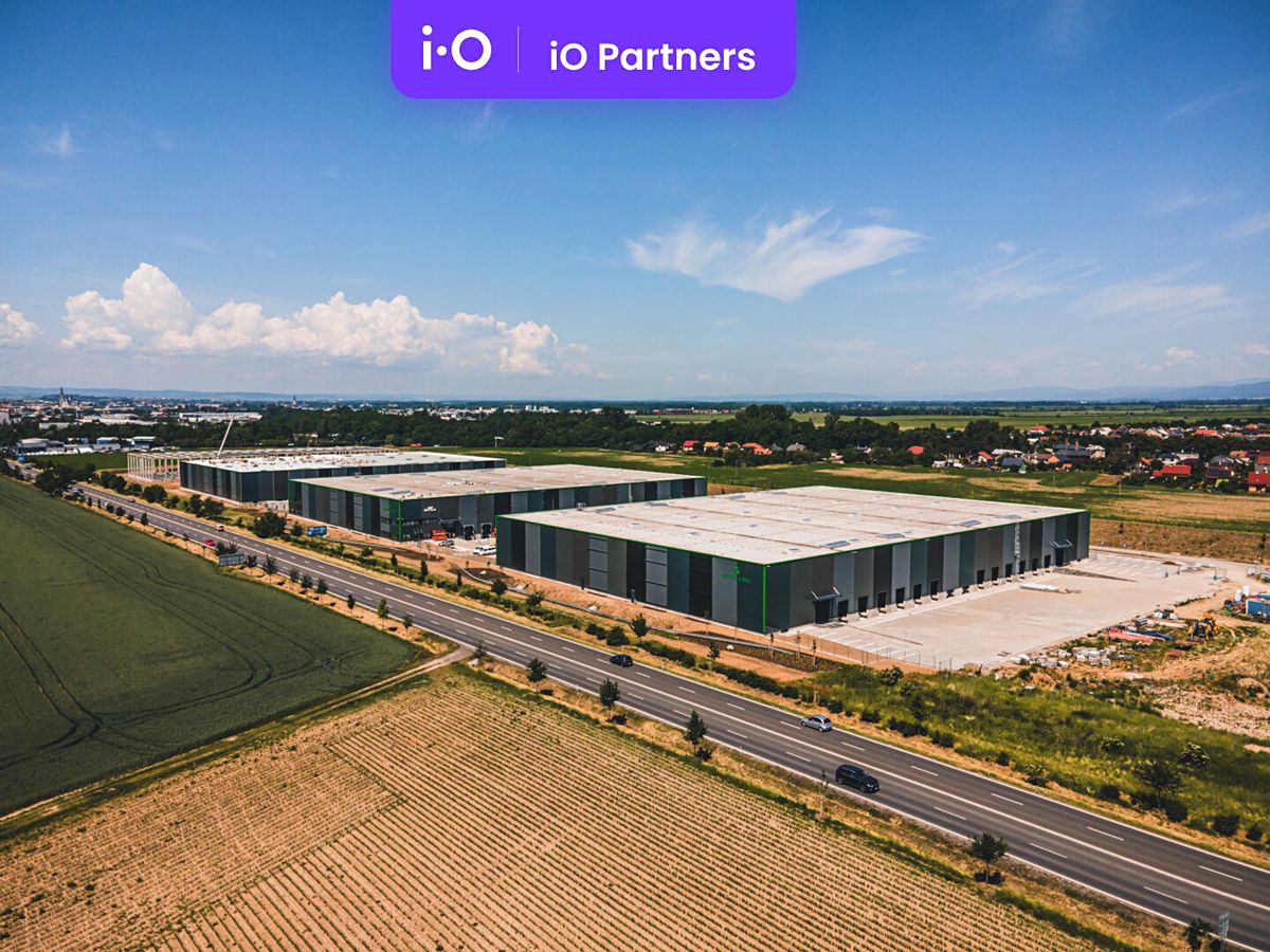 Pronájem skladového prostoru 800 m²