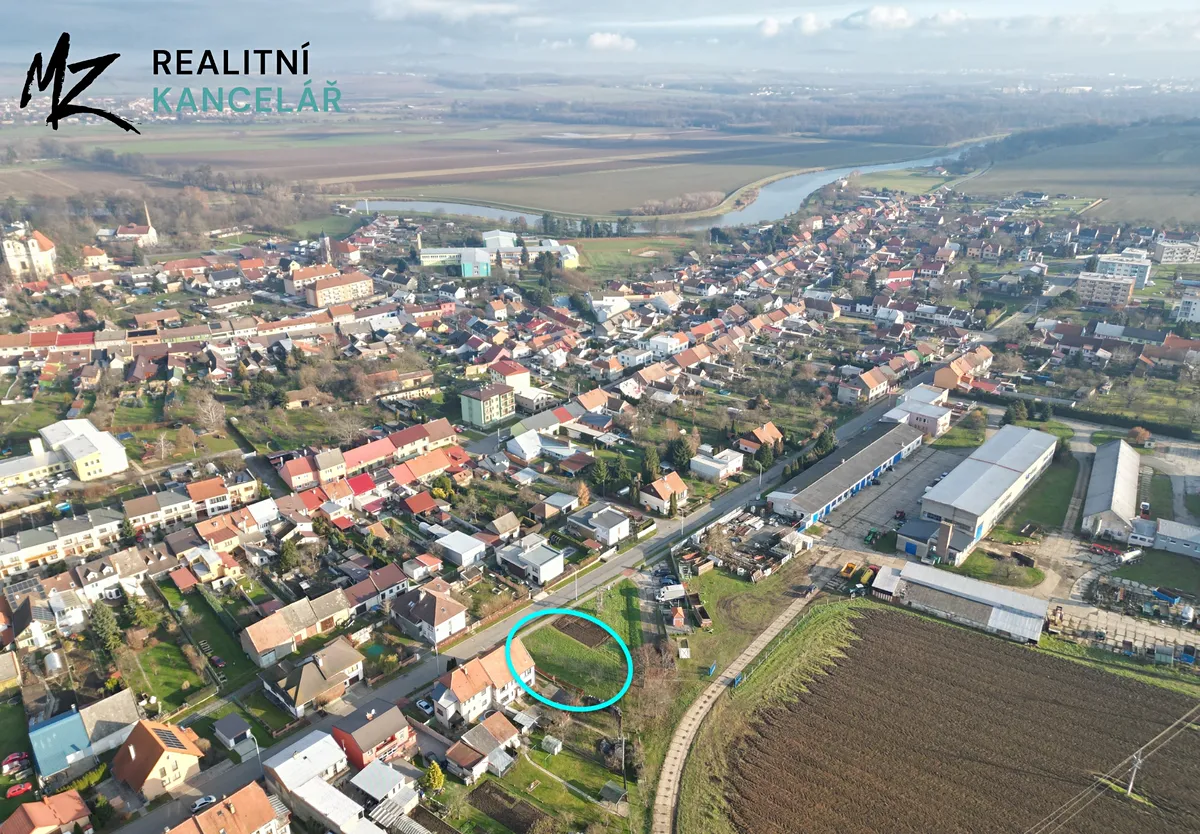 Prodej podílu 1/2 stavebního pozemku 381 m²
