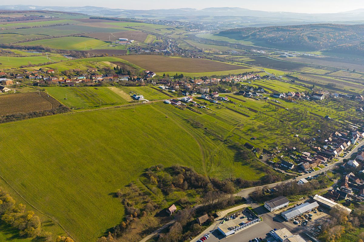 Prodej stavebního pozemku 2487 m² – fotografie 2
