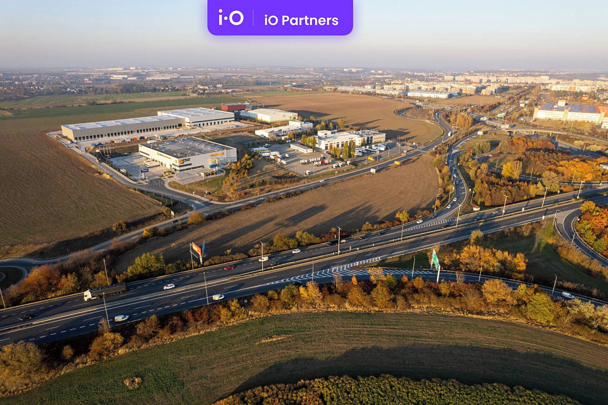 Pronájem skladového prostoru 3500 m² – fotografie 2