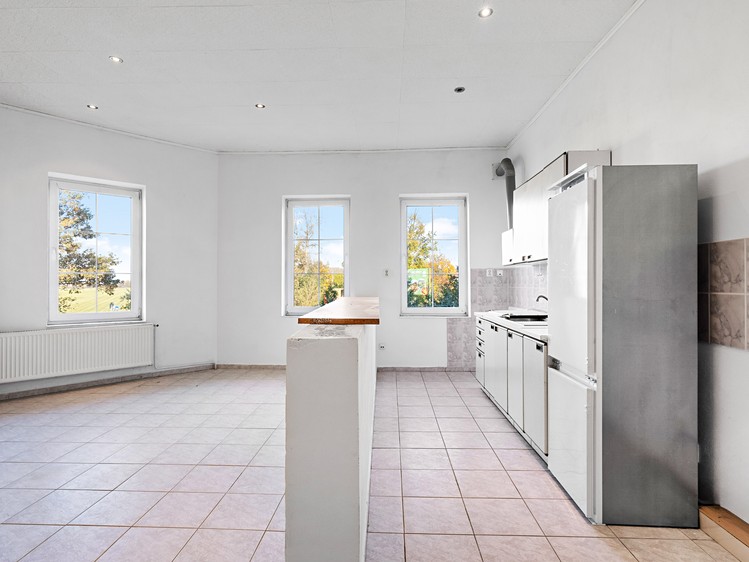 Комерційне приміщення на продаж, 3 300 м² (39 з 48)