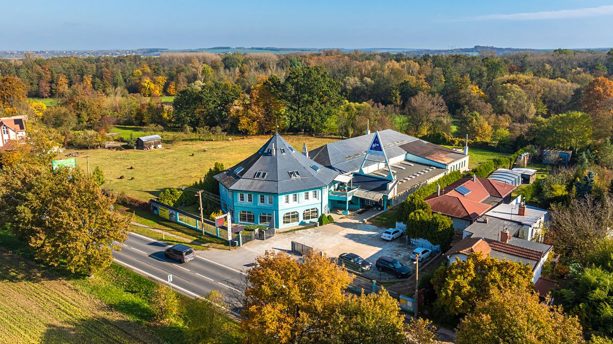 Prodej obchodního prostoru 3300 m²