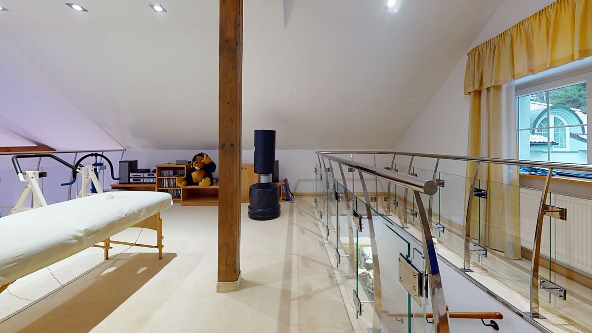 Prodej rodinného domu 610 m², pozemek 2629 m² – fotografie 4