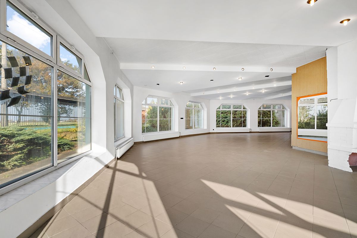 Prodej obchodního prostoru 3300 m² – fotografie 4