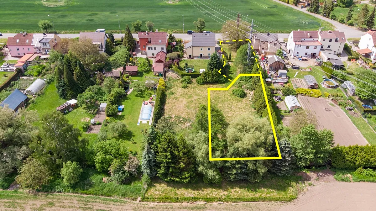 Prodej stavebního pozemku 910 m²