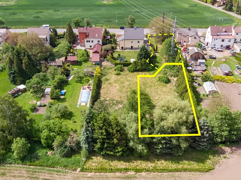 Prodej stavebního pozemku 910 m², Plzeň – náhled fotky 1