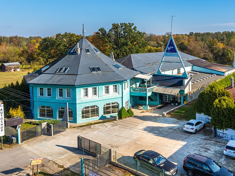 Комерційне приміщення на продаж, 3 300 м² (22 з 48)