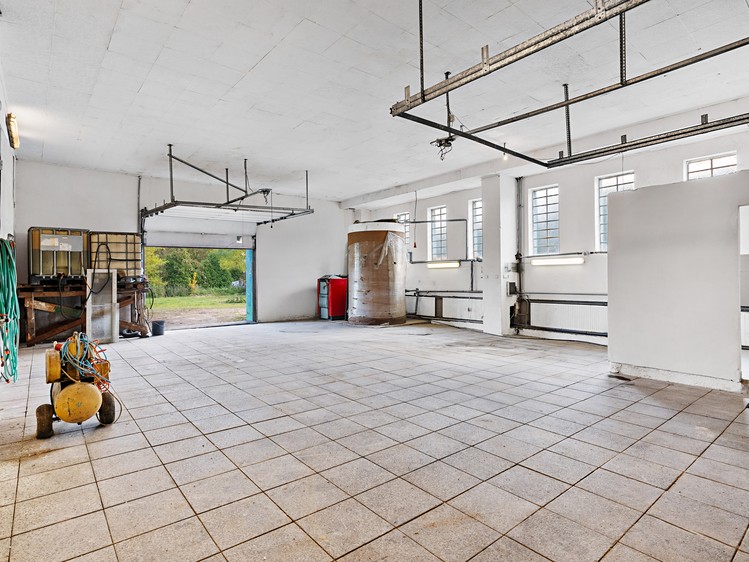 Комерційне приміщення на продаж, 3 300 м² (19 з 48)