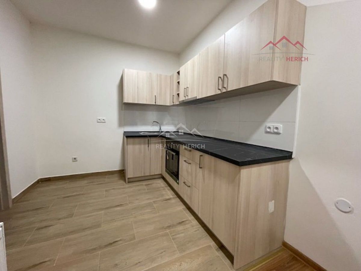 Pronájem bytu 2+1 70 m² – fotografie 2