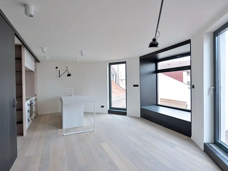 Pronájem bytu 2+kk 60 m², Praha – náhled fotky 1